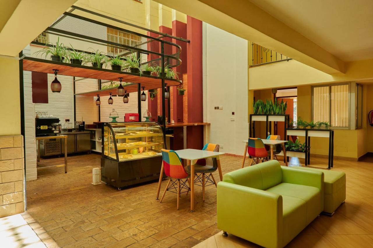 Batians Apartment Hotel Nairobi Esterno foto