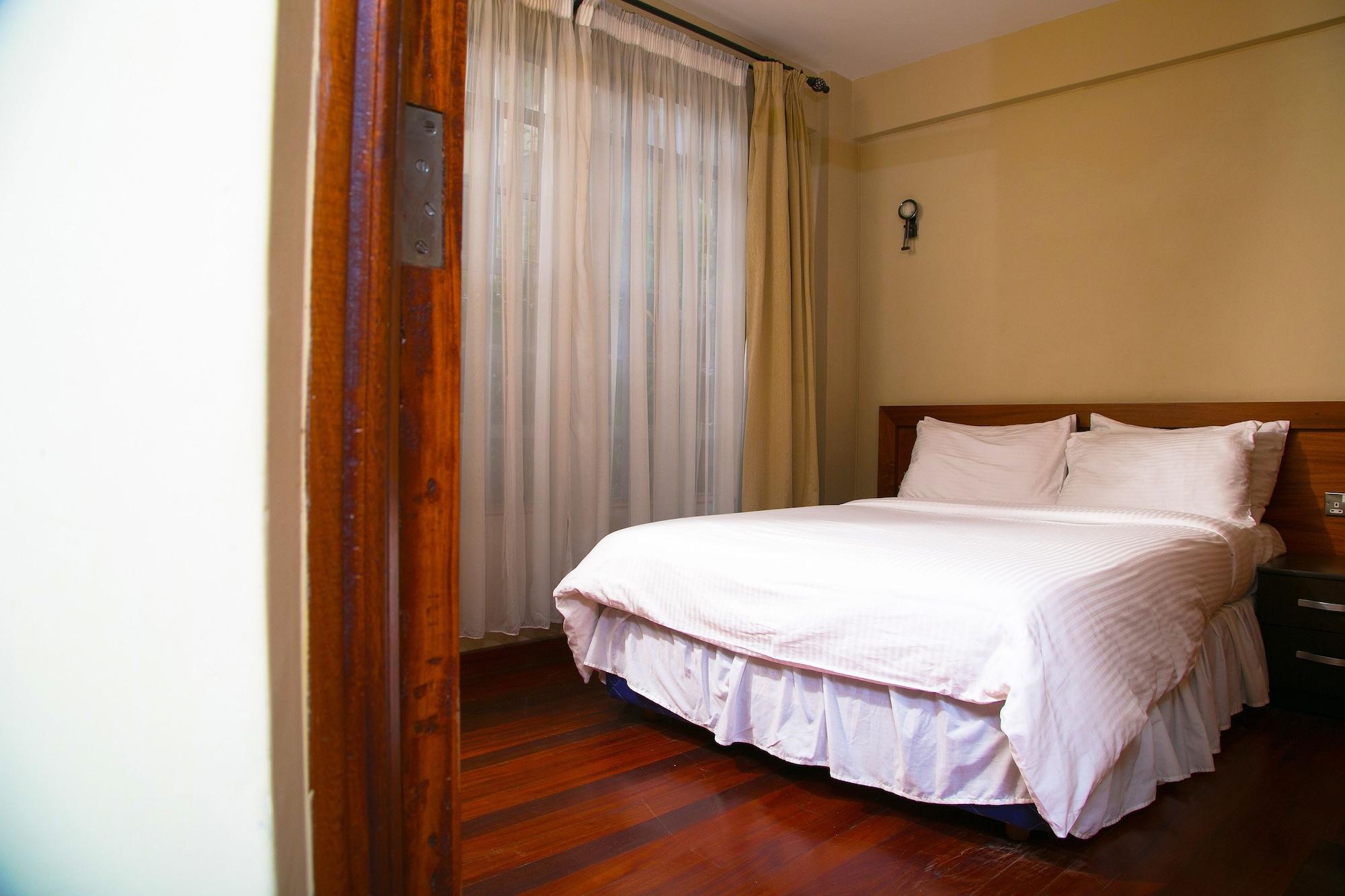 Batians Apartment Hotel Nairobi Esterno foto